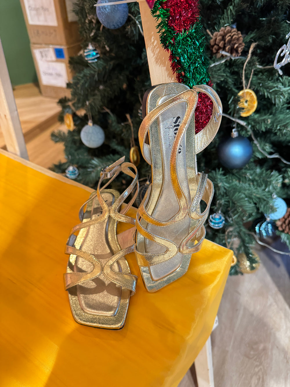 [PRE-ORDER] Leather Sandals (GOLD)